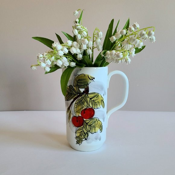 Hand made hand painted Italy pitcher with cherries design. - Picture 6 of 10